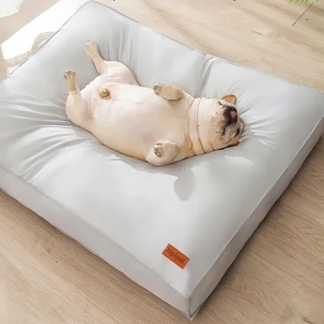 Coussin imperméable style luxueux pour chien