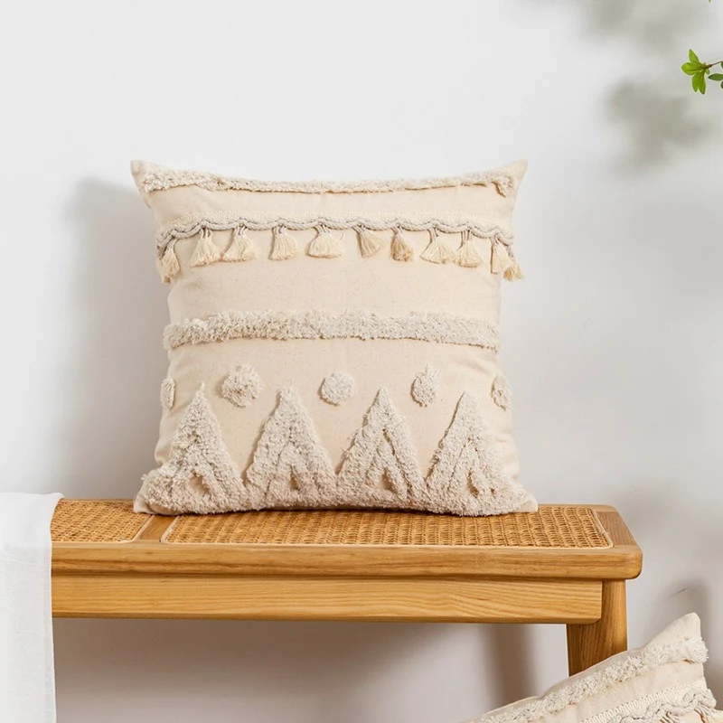 Coussin déco pour canapé avec motifs géométriques