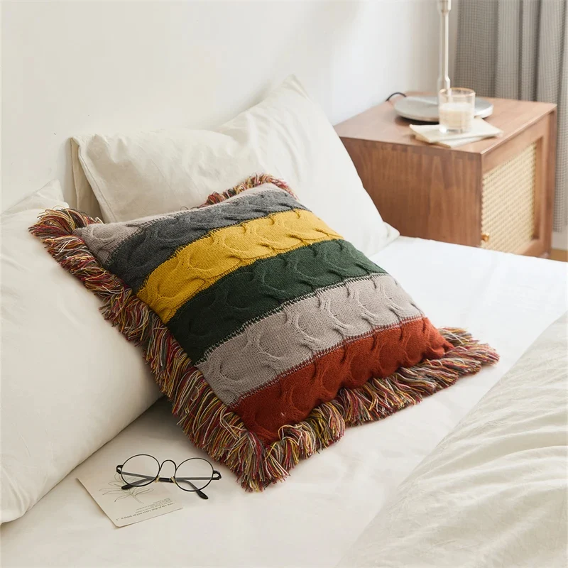 Coussin boheme crochet multicolore à franges