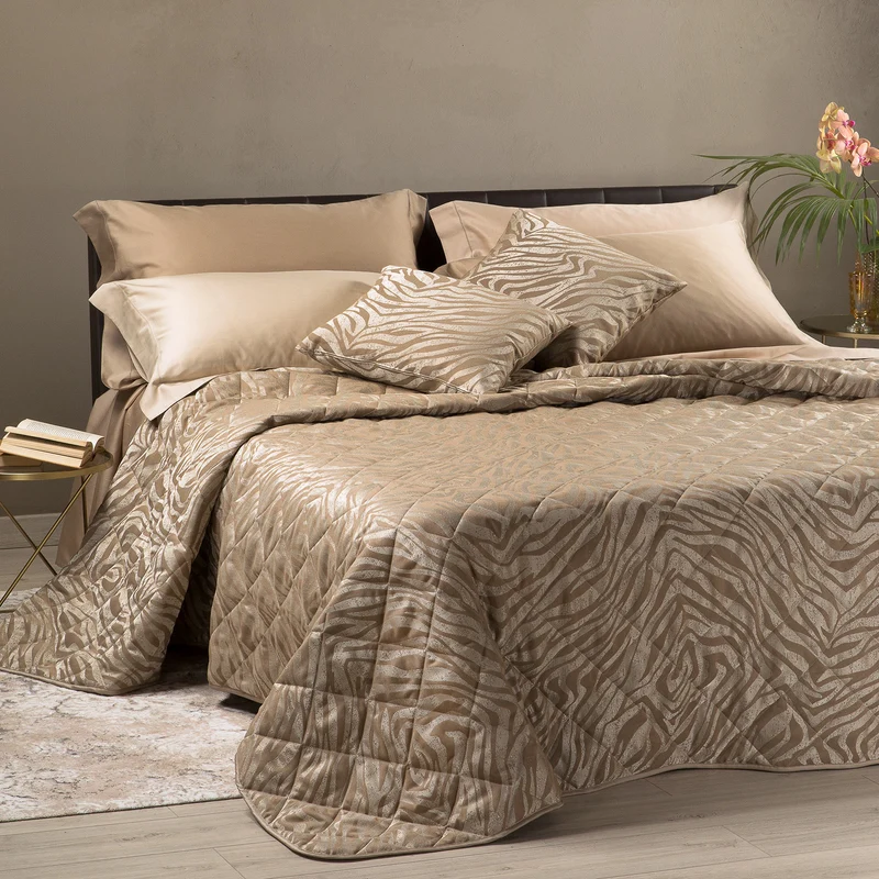 Copriletto Primaverile tiki in Raso Jacquard 80 gr/mq